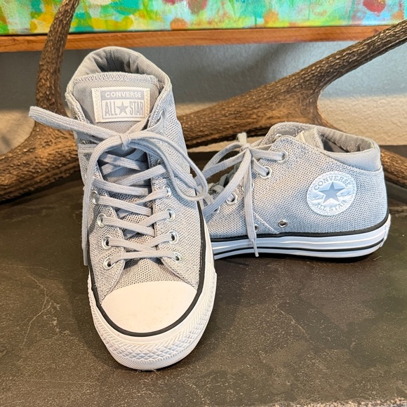 Converse Light Gray Low-Top Sneakers - Picture 2 of 5